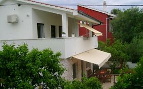 Apartmani A1 Marina, Okrug Gornji